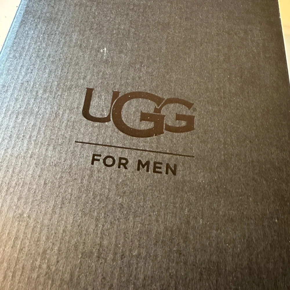 UGG Sheepskin Lined Black Slippers, MEN’S SIZE 10 - Picture 2 of 7